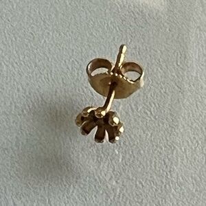 Single Vermeil flower stud - Kendra Scott